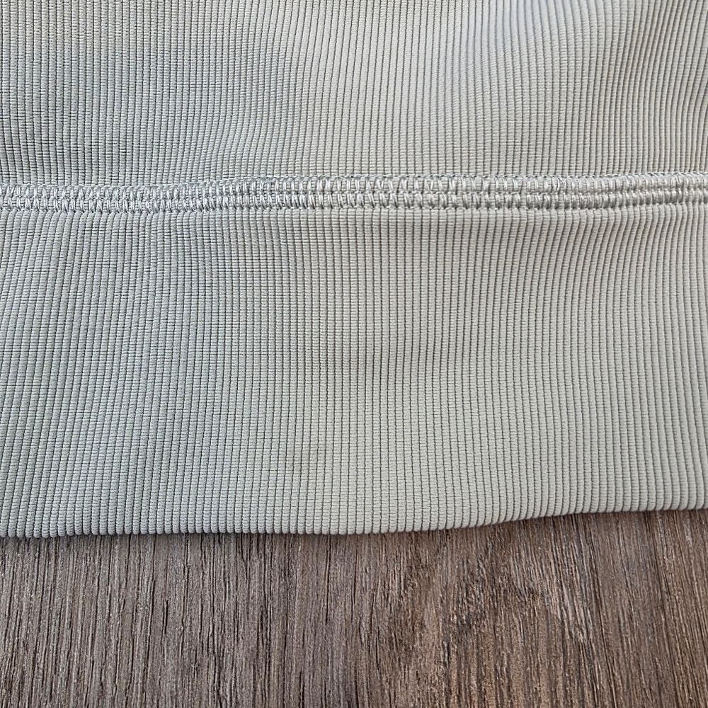Lululemon Athletica Energy High Neck Rib Bra Size 6 - Picture 6 of 6
